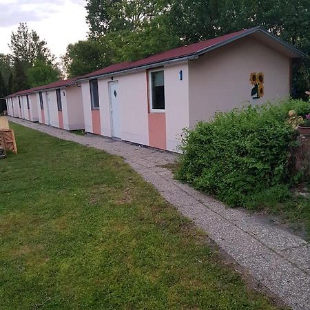 Napraforgo Apartmanok Balatonfůzfő Exteriér fotografie